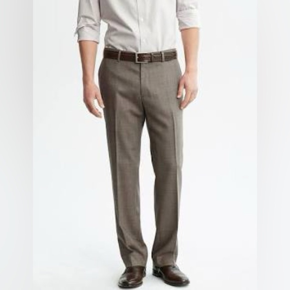 NWT Banana Republic Mens Pant, Classic Fit, Straight Leg, Flat Front, 35"x32"